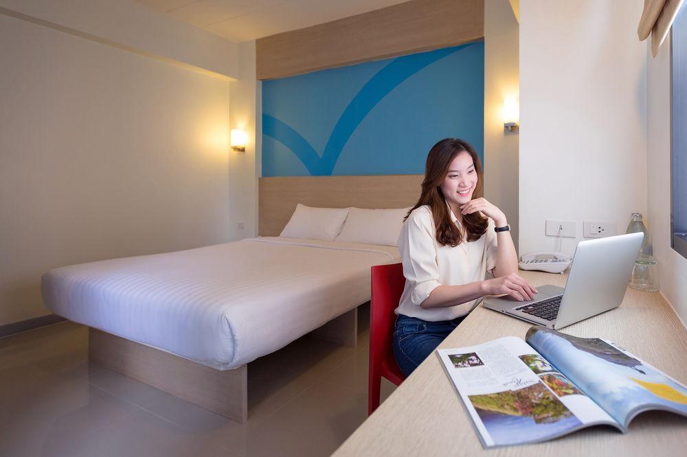 Hop Inn Phitsanulok Esterno foto